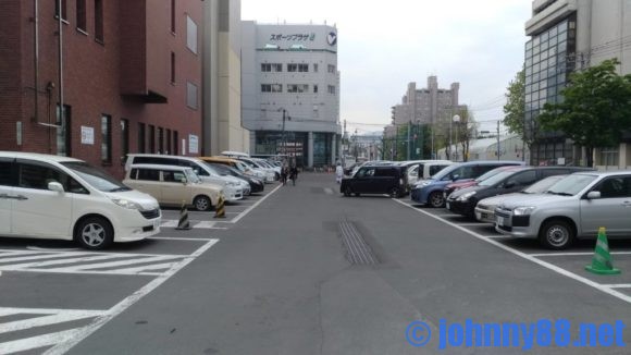 札幌東区役所食堂の駐車場