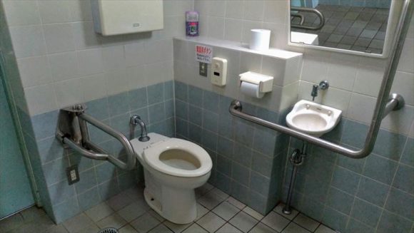 かなやま湖畔キャンプ場のトイレ