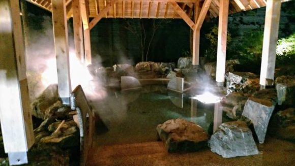支笏湖鶴雅（しこつ湖鶴雅リゾートスパ水の謌）の天然温泉大浴場