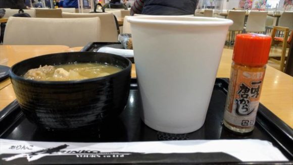 札幌駅ランチおすすめ「おにぎりのありんこ」のとん汁