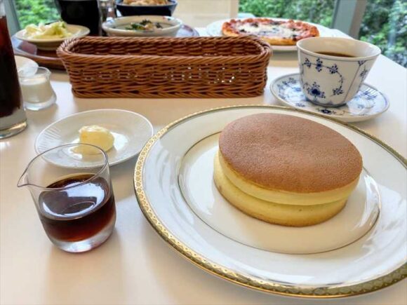 六花亭札幌本店喫茶室ランチおすすめ「ホットケーキ」