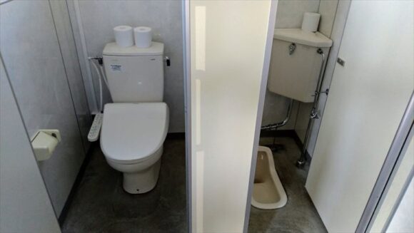 北広島市自然の森キャンプ場のトイレ