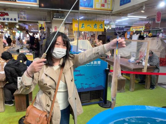 函館グルメおすすめ人気⑤活イカ刺し身