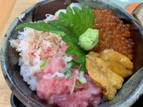函館朝市海鮮丼おすすめ人気③すずや食堂