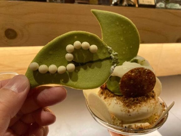 ななかま堂（札幌シメパフェ）おすすめ夜パフェ「お茶目なすずらん」