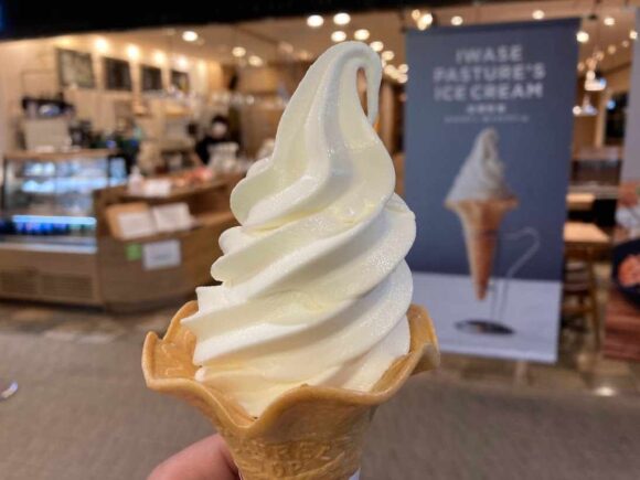 新千歳空港ソフトクリームおすすめ人気「プロントの岩瀬牧場ソフトクリーム」