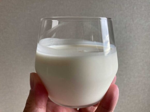 ミルクスタンド北海道興農社（新千歳空港）おすすめ牛乳＆飲むヨーグルト