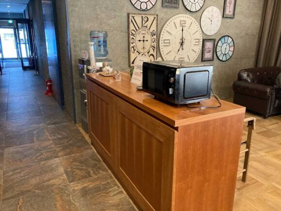 ホテルリリーフ札幌すすきのの館内施設（コインランドリー・電子レンジ・製氷機）